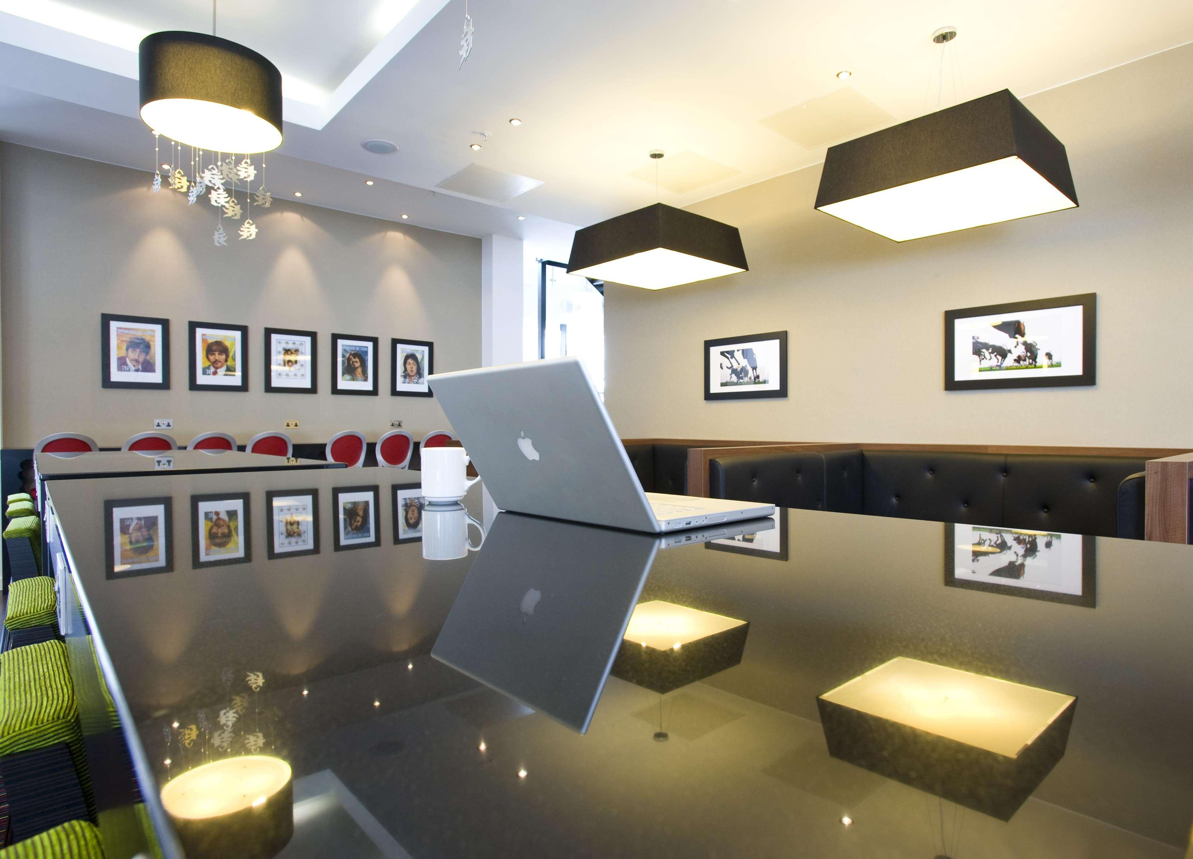 Hampton By Hilton Centre Hotel 3*