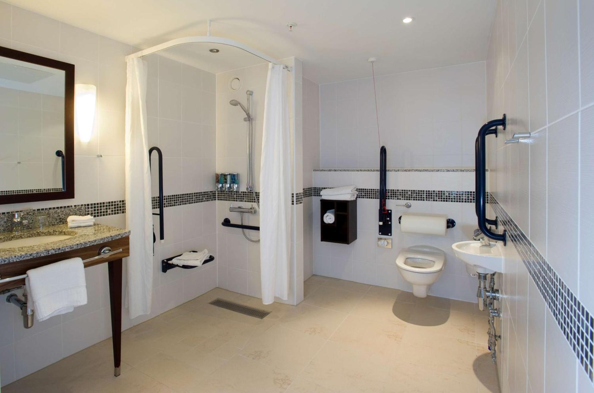 Hampton By Hilton Centre Hotel 3*
