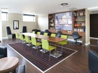 Hampton By Hilton Centre